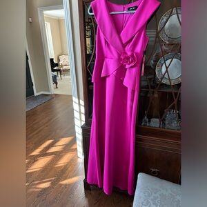Jessica Howard hot pink gown size 6